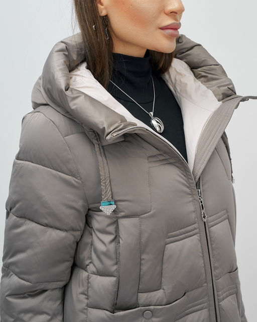 Пальто зимнее утепленное с капюшоном женское серого цвета 7638Sr - Visdeer фото 11