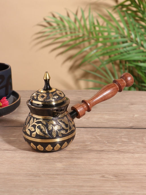 Цена за 2 шт. Турка Чёрное золото, 250 мл, латунь, с крышкой и деревянной ручкой