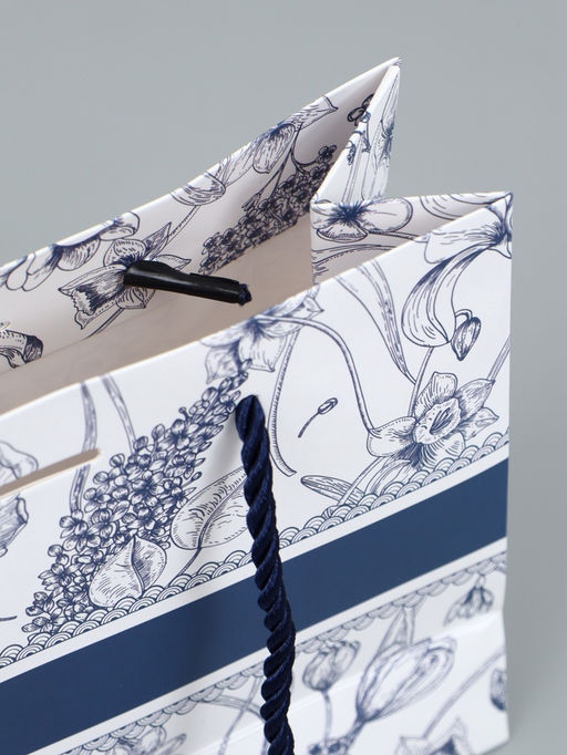 Пакет подарочный "Цветы", с бантом, 19 х 15 х 7 см