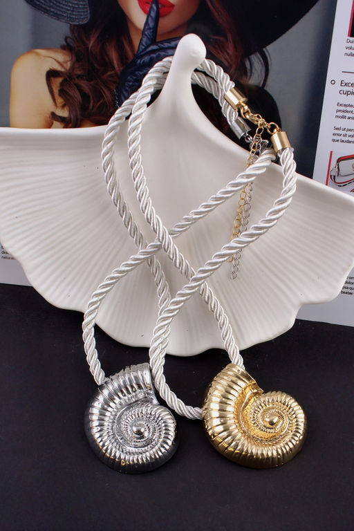 Колье  "Морская симфония" на шнурке + Подарок