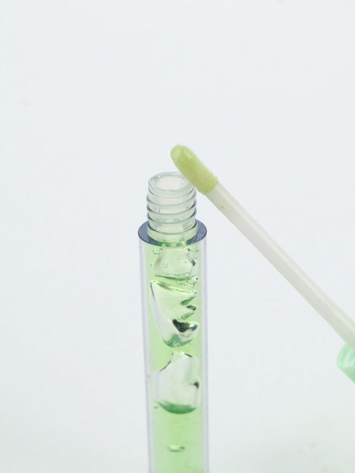 Косметика детская в сумочке «Ты прекрасна» для девочек: блеск прозрачный 10 г, тени 4 цвета, МИКС