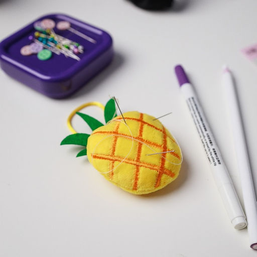 Цена за 2 шт. Игольница с петлёй «Ананас», 6.5×6.5×3 см, жёлтая