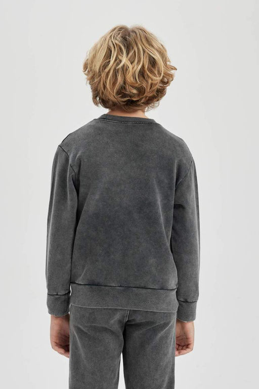Свитшот оверсайз с круглым вырезом для мальчиков, потертый свитшот с принтом и эффектом потертостей - Defacto фото 9