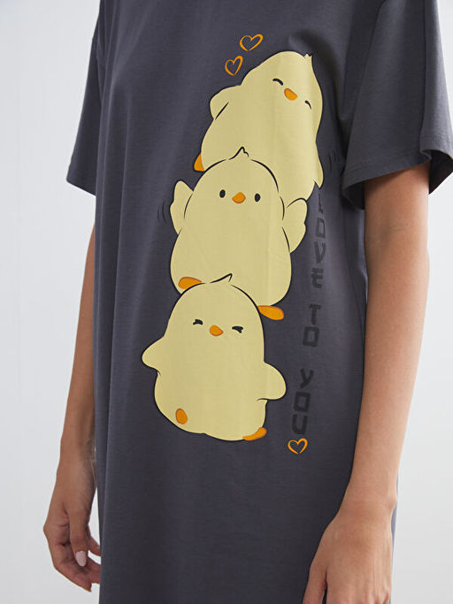 Bisiklet Yaka Bask?l? Oversize Kad?n Gecelik