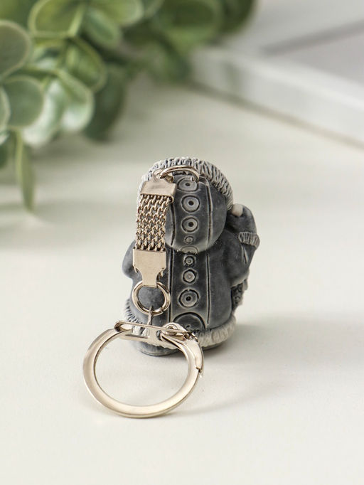 Брелок "Хант с вязанкой рыбы маленький" 4,1 см