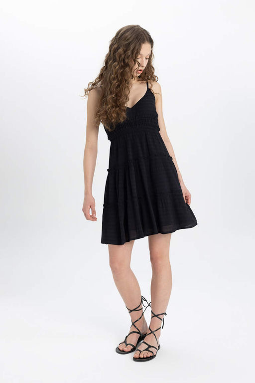 Черное платье А-силуэта с V-образным вырезом и короткими рукавами - Defacto фото 3