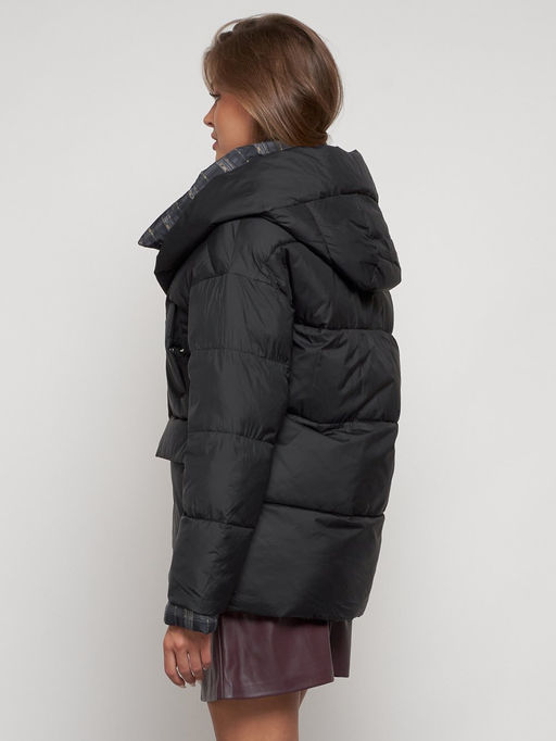 Зимняя женская куртка модная с капюшоном черного цвета 133105Ch