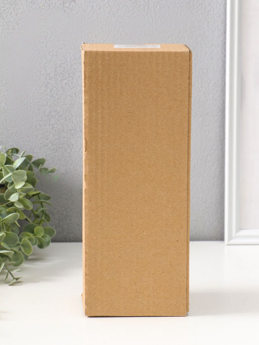 Сувенир полистоун "Мужчина-ветеринар в белом халате с щенком" 25,5 см