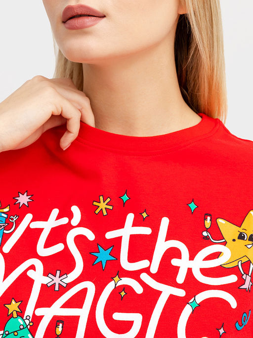 Футболка женская новогодняя в красном цвете с печатью - Mark formelle фото 6