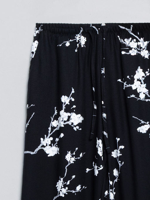 Брюки домашние женские черные с узором сакуры - Mark formelle фото 6