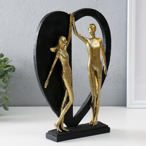 Фигурка полистоун Влюблённые у большого сердца, золото с чёрным, 20?4.5?27.5 см