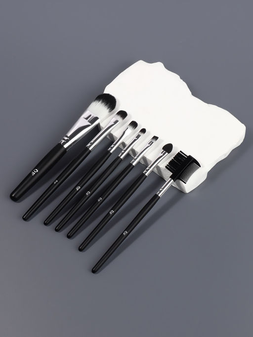 Набор кистей для макияжа SMOKY, 7 шт., футляр с кнопкой, чёрный