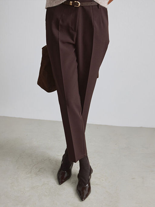 Kemerli Havu? Kesim Kad?n Pileli Kuma? Pantolon