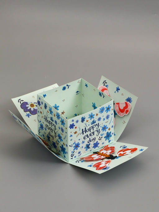 Коробка подарочная "Бабочки, Счастья" 14.5×14.5×12.7 см