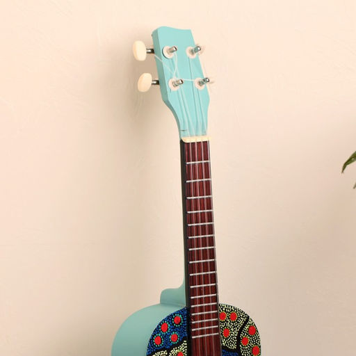 Сувенирный музыкальный инструмент гитара-укулеле «Любовь», 55×20×6 см