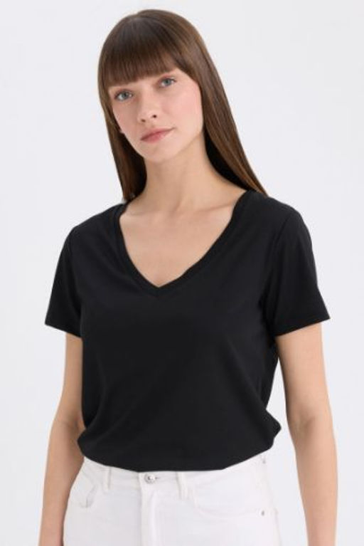 Regular Fit V Yaka Basic Duz K?sa Kollu Tisort