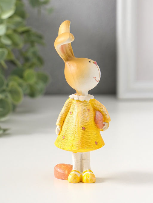 Фигурка полистоун Зайка в жёлтом платьице, с розовым сердечком, 12.5 см