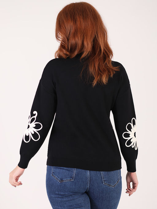 Джемпер женский черный с цветами - Almond фото 3