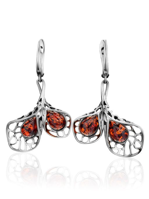 Необычные серьги из серебра и янтаря вишнёвого цвета Венера