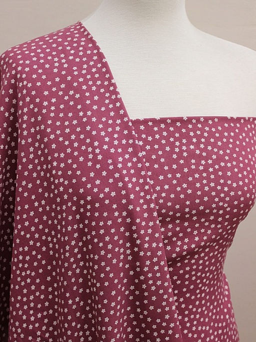 Штапель Россыпь молочных лютиков на лилово-бордовом, ш.1.45м, вискоза-100%, 100гр/м.кв - Купава фото 4