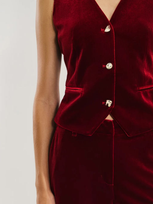 Приталенный жилет из бархата / Zarina