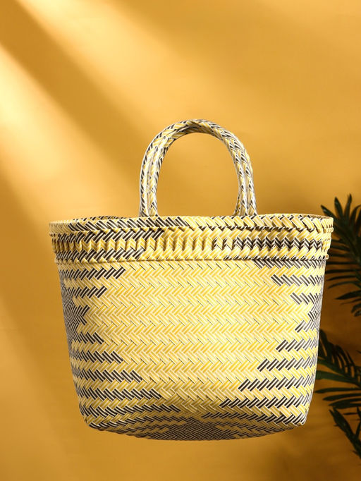 Сумка плетёная, 30×15×35 см, пластик, бежевая с чёрно-белыми вставками