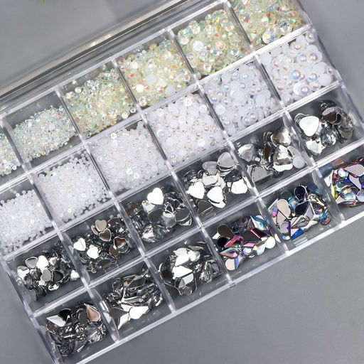 Набор для творчества «Белый», набор 24 вида, стразы, полубусины, инструмент, пинцет, подставка, мат