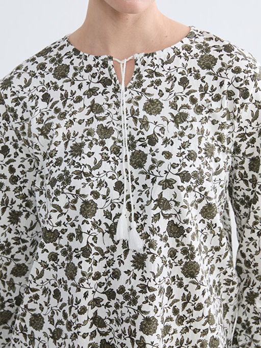 Ba?lamal? Yaka ?i?ekli Bluz