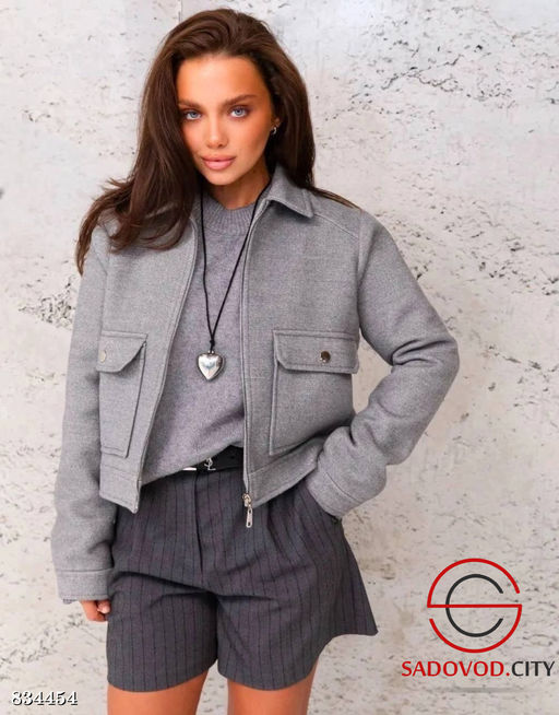 Бомбер женский весенний