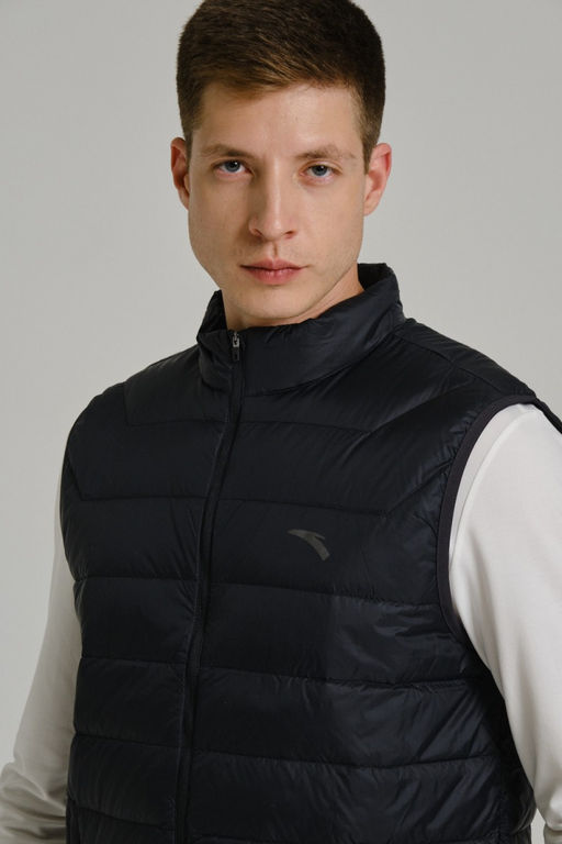 Жилет пуховый Черный