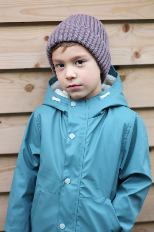 Кофейная вязаная шапка