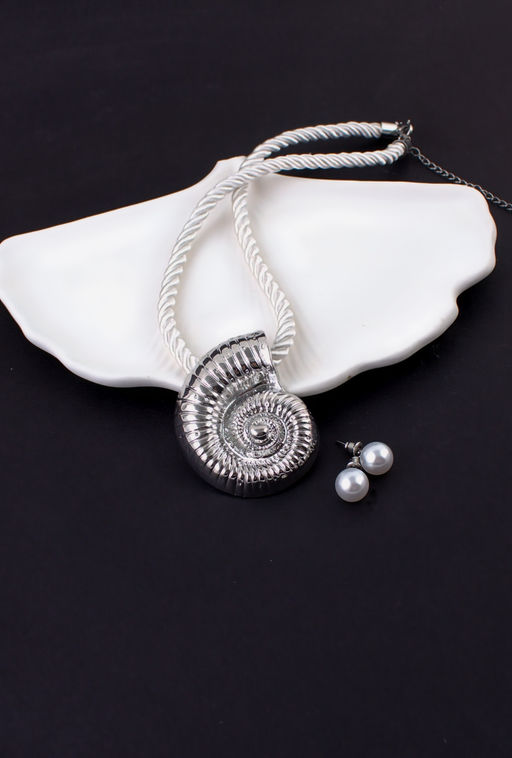 Колье  "Морская симфония" на шнурке + Подарок