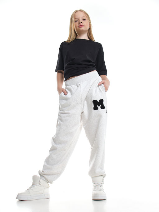 Брюки спортивные с эмблемой 22-7611 светло-серый меланж - Mini maxi фото 44