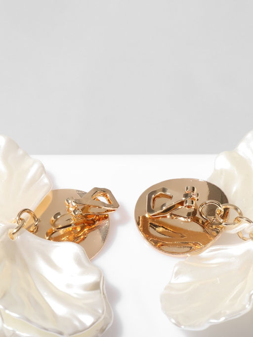 Клипсы для ушей QF Ветерок, цвет белый в золоте