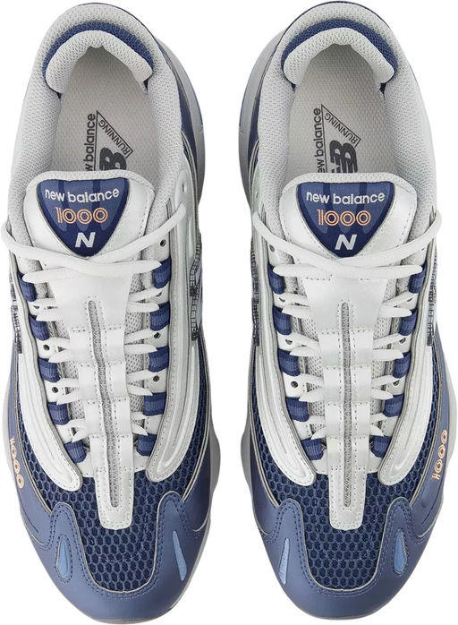 Кроссовки взрослые