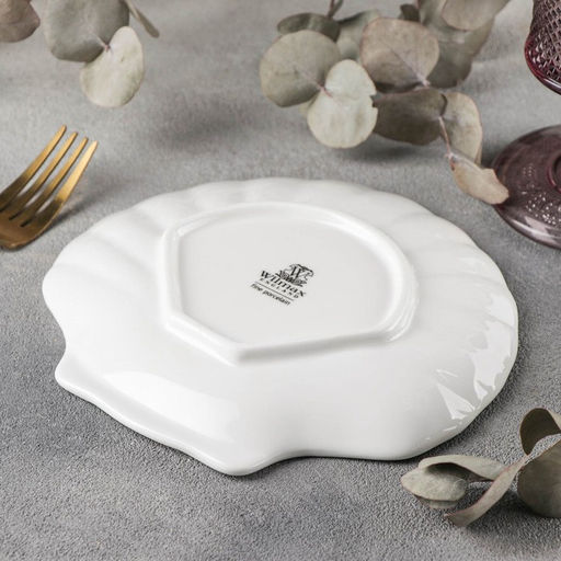 Блюдо-ракушка фарфоровое Wilmax Shelley, d=18 см, белое