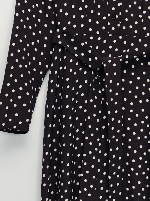 Приталенное платье с принтом в горошек / Zarina