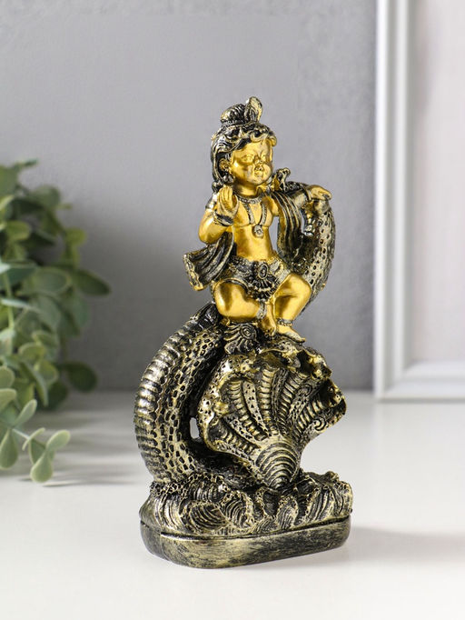 Сувенир полистоун "Богиня Кумари с ракушкой" золотая бронза 4,7х8,2х15,5 см