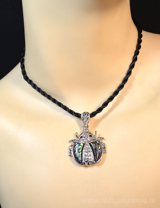 Подвеска с перламутром гелиотис "Жук" 28*34мм, 50см