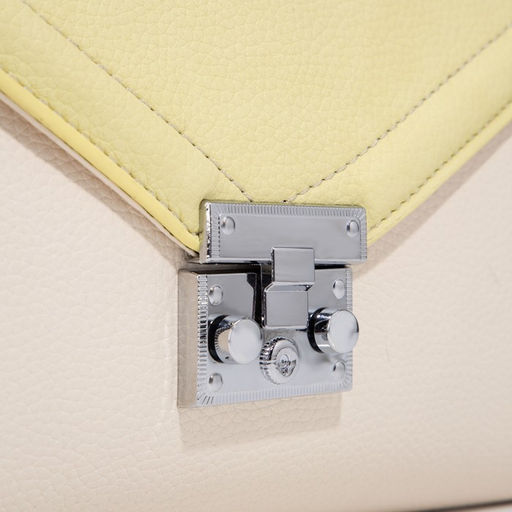 Сумка-мессенджер на клапане, цвет бежевый/жёлтый - Simaland фото 5