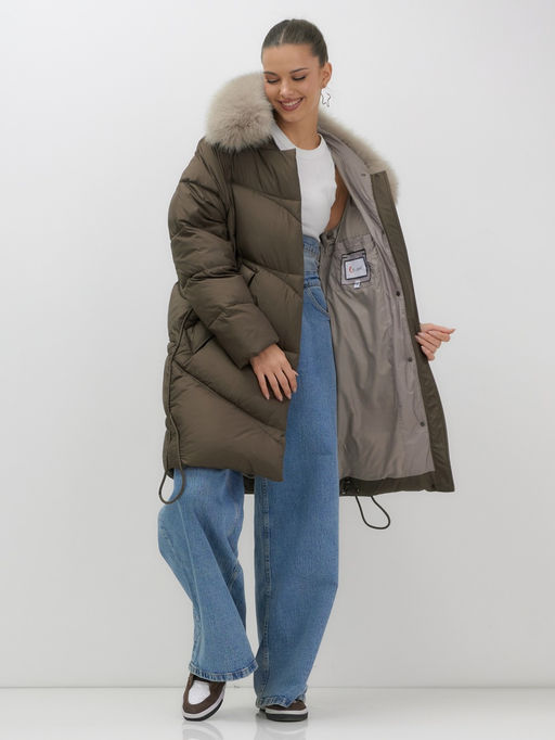 Пальто зимнее утепленное с мехом и капюшоном тренд темно-коричневого цвета 7745TK - Visdeer фото 3