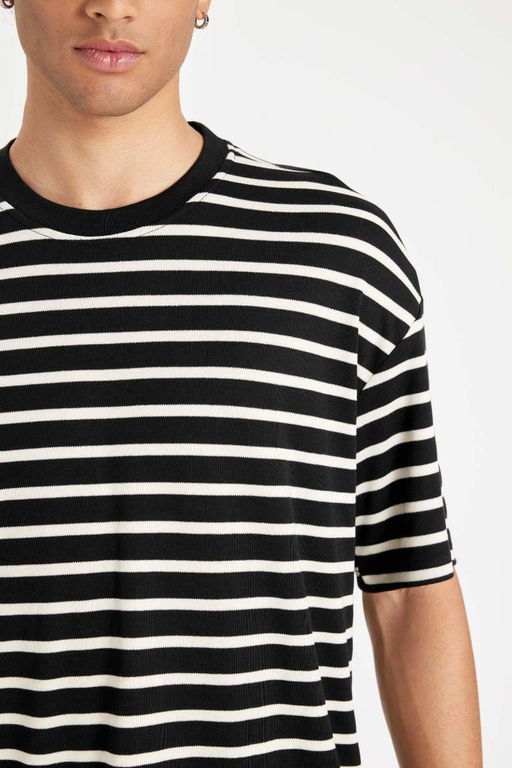 Полосатая футболка из плотной ткани с короткими рукавами и круглым вырезом Comfort Fit - Defacto фото 15
