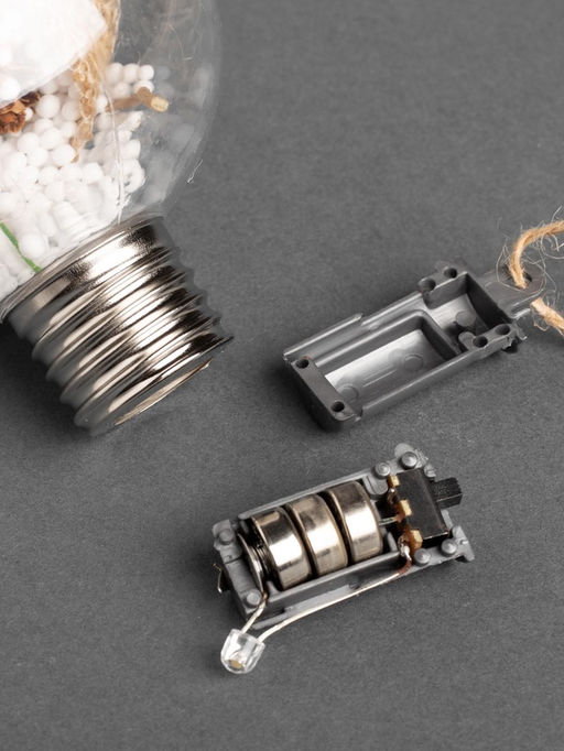 Набор ёлочных шаров Зимний лес, 3 шт, d=8 см, 1 LED, от батареек, свечение тёплое белое - Luazon lighting фото 3