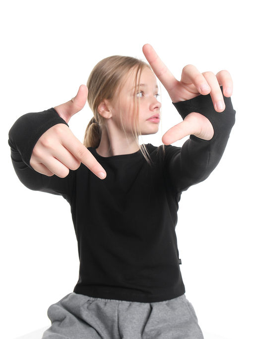 Лонгслив трикотажный спортивный с вырезом для пальца 22-7695 черный - Mini maxi фото 22