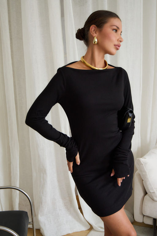 Платье лапша с открытыми плечами