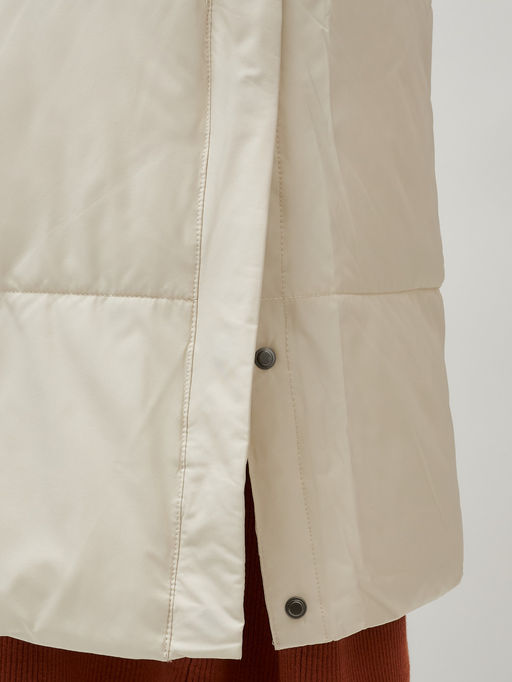 Пальто утепленное стеганное зимнее с капюшоном женское бежевого цвета 9601B - Holdluck фото 12