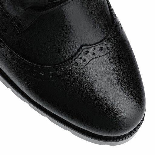 Закрытые туфли на шнурках.SATEG