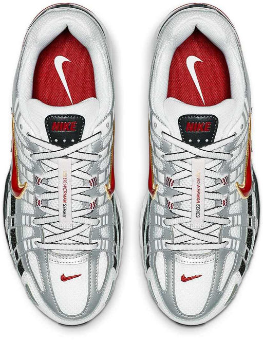 Кроссовки женские