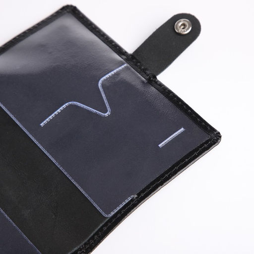 Обложка для паспорта на кнопке, чёрная