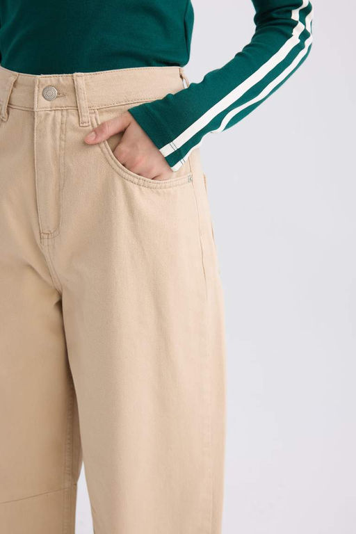 Классные мешковатые однотонные брюки из габардина с нормальной талией и карманами - Defacto фото 6